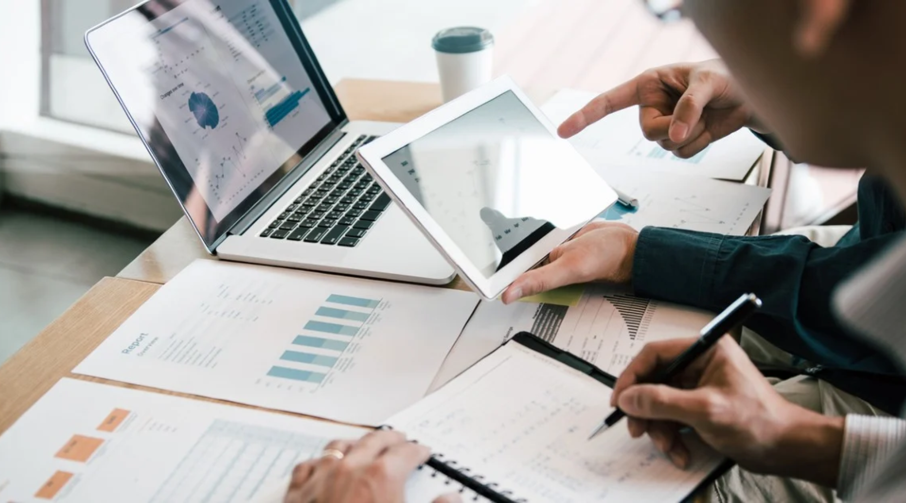 Calculating printing expenses to demonstrate potential savings from managed print services.